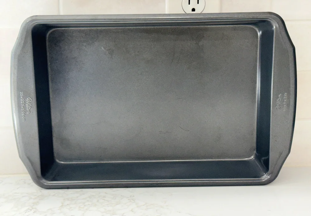 Genuine Wilton 13x9x2 Nonstick Oblong Cake Pan Gray Steel Lasagna Baking Dish
